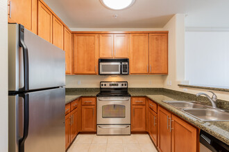 St. Anton Building Apartments in Sacramento, CA - Building Photo - Building Photo