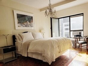 227 E 57th St, Unit 14C in New York, NY - Foto de edificio - Building Photo