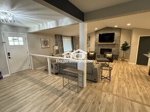 115 Craig Way NE in Fridley, MN - Building Photo - Building Photo