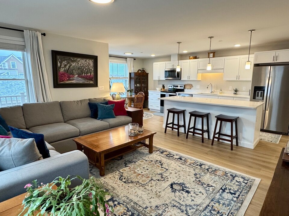 30 Pacer Way, Unit 219 in Scarborough, ME - Building Photo
