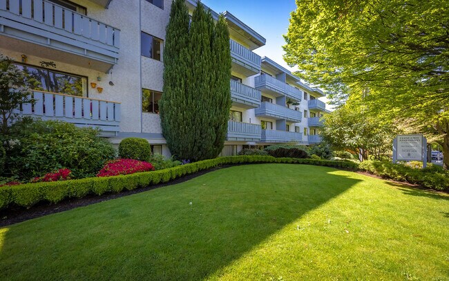 Glencairn Apartments in Victoria, BC - Building Photo - Building Photo