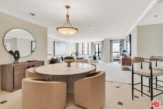10724 Wilshire Blvd in Los Angeles, CA - Building Photo - Building Photo