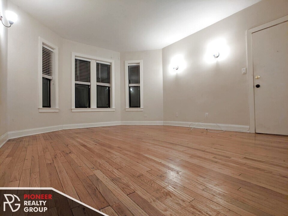 4038 N Ashland Ave, Unit e1 in Chicago, IL - Building Photo