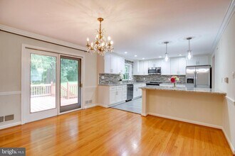 1501 Walden Dr in McLean, VA - Foto de edificio - Building Photo