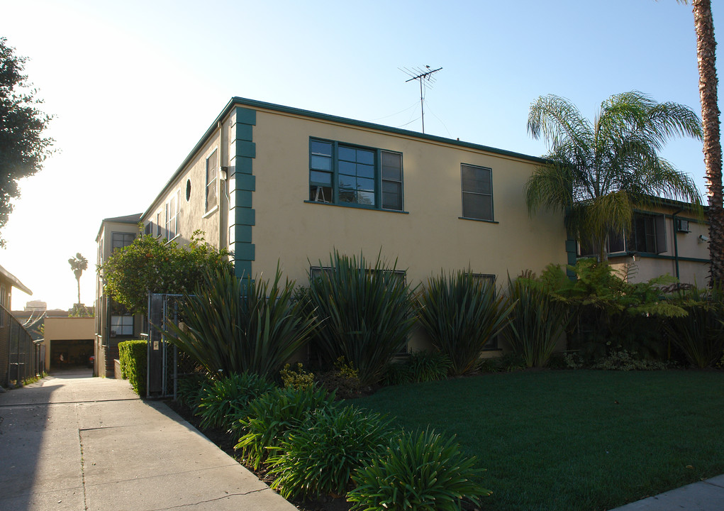 327-329 N New Hampshire Ave in Los Angeles, CA - Building Photo