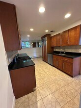 5 Beverly Rd in Port Washington, NY - Building Photo - Building Photo