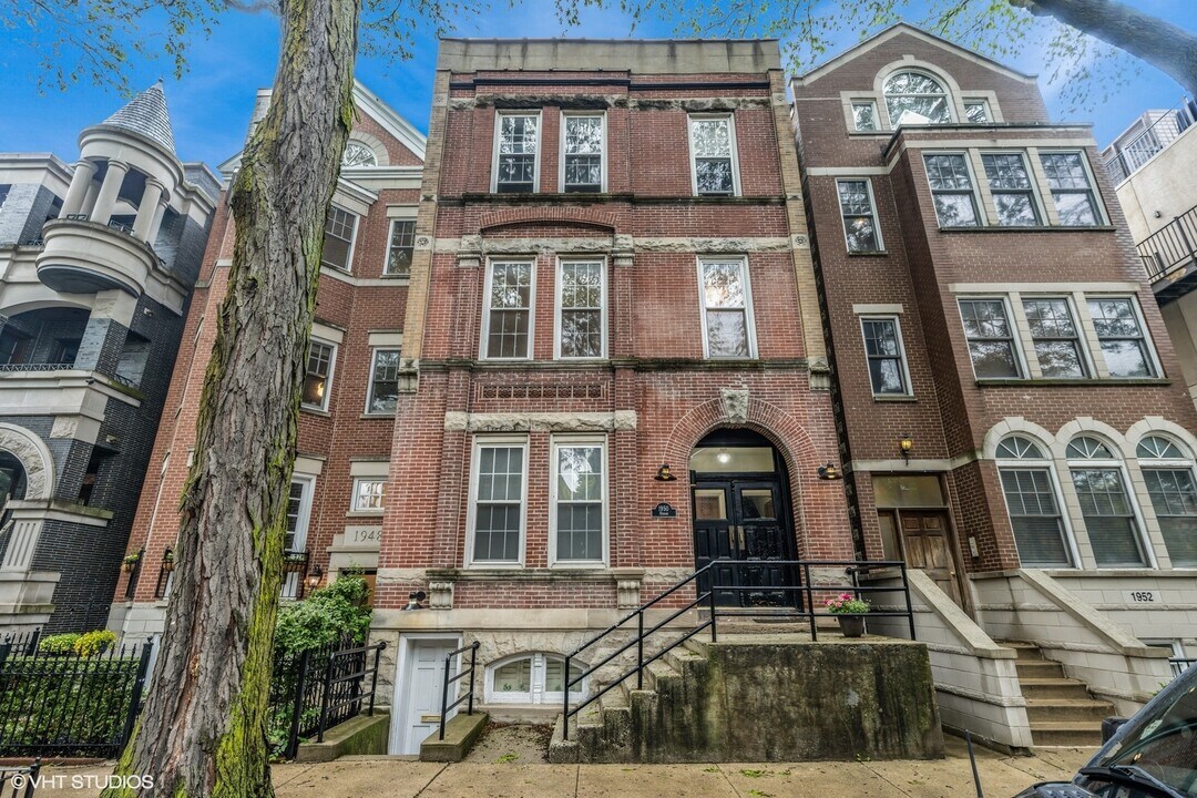 1950 N Hudson Ave in Chicago, IL - Building Photo