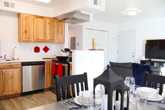 10 Gentry Wy in Reno, NV - Building Photo - Building Photo