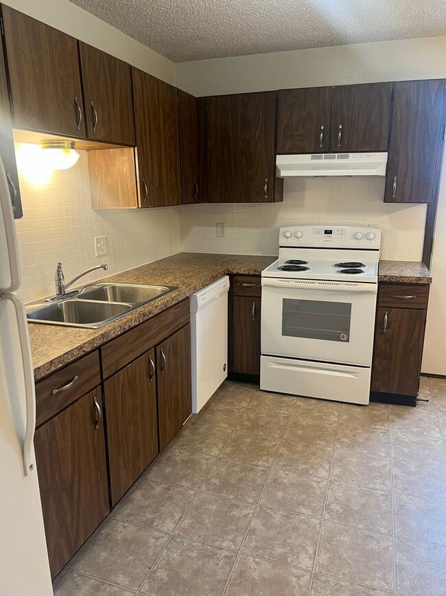 property at 507 Elm Ave