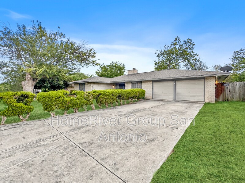 5510 Merlin Dr in San Antonio, TX - Building Photo