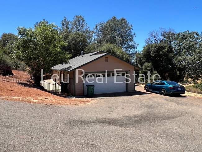 property at 5270 Bonnie Lou Ln