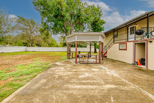 6106 Werner St in Houston, TX - Building Photo - Building Photo