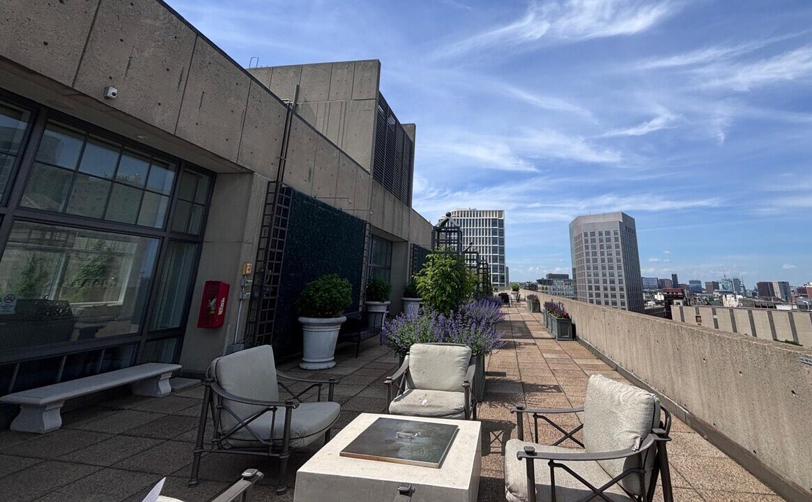 22 Edgerly Rd, Unit 20 in Boston, MA - Building Photo