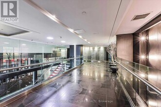 210-P210 Victoria St in Toronto, ON - Building Photo - Building Photo
