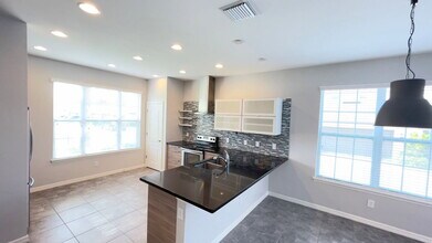 7255 Shadeview Alley in Windermere, FL - Foto de edificio - Building Photo