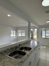 904 E Tiffany Dr in West Palm Beach, FL - Building Photo - Building Photo