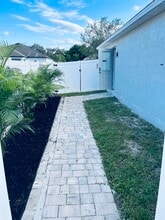 1534 SW Jacksonville Ave in Port St. Lucie, FL - Foto de edificio - Building Photo