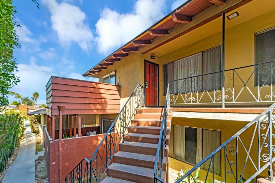 11946 Oxford Ave in Hawthorne, CA - Building Photo