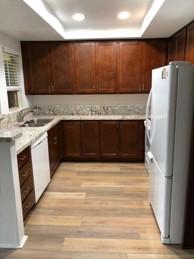 6006 Rancho Mission Rd, Unit 290 in San Diego, CA - Building Photo - Building Photo
