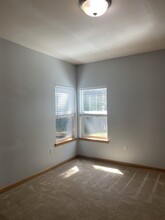1305 Boon St, Unit 117 in Sumas, WA - Foto de edificio - Building Photo