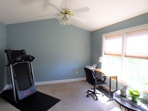 3 Oak Tree Blvd NW in Christiansburg, VA - Building Photo - Building Photo
