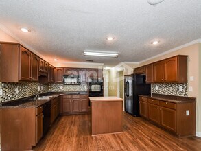 1926 Bohemia Dr in Cordova, TN - Building Photo - Building Photo