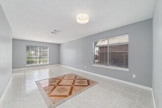 5530 Imperial Grove Dr in Houston, TX - Building Photo - Building Photo