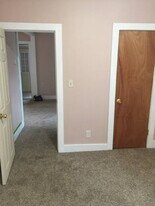 129 Troy Schenectady Rd, Unit #1 in Watervliet, NY - Building Photo