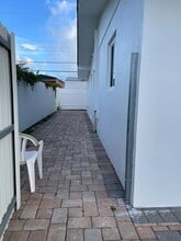 541 W 49th St in Hialeah, FL - Building Photo - Building Photo