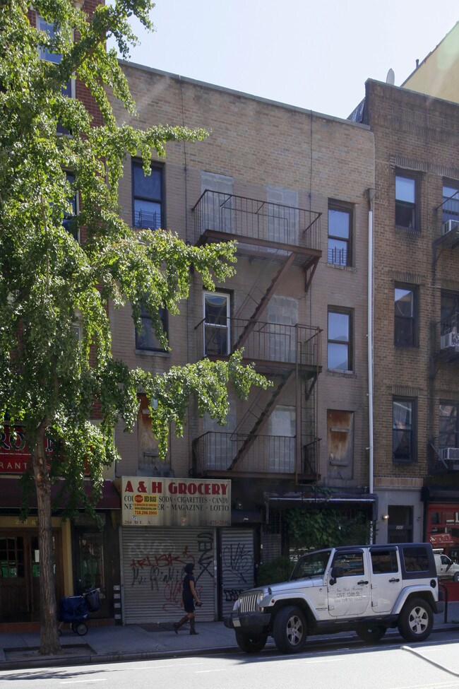 204 Avenue A in New York, NY - Building Photo - Building Photo