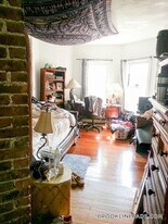 526 Harvard St, Unit 3 in Brookline, MA - Building Photo
