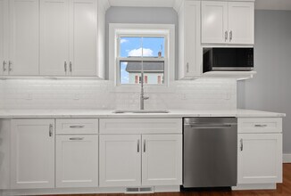 16 West Rd in Ellington, CT - Building Photo - Building Photo