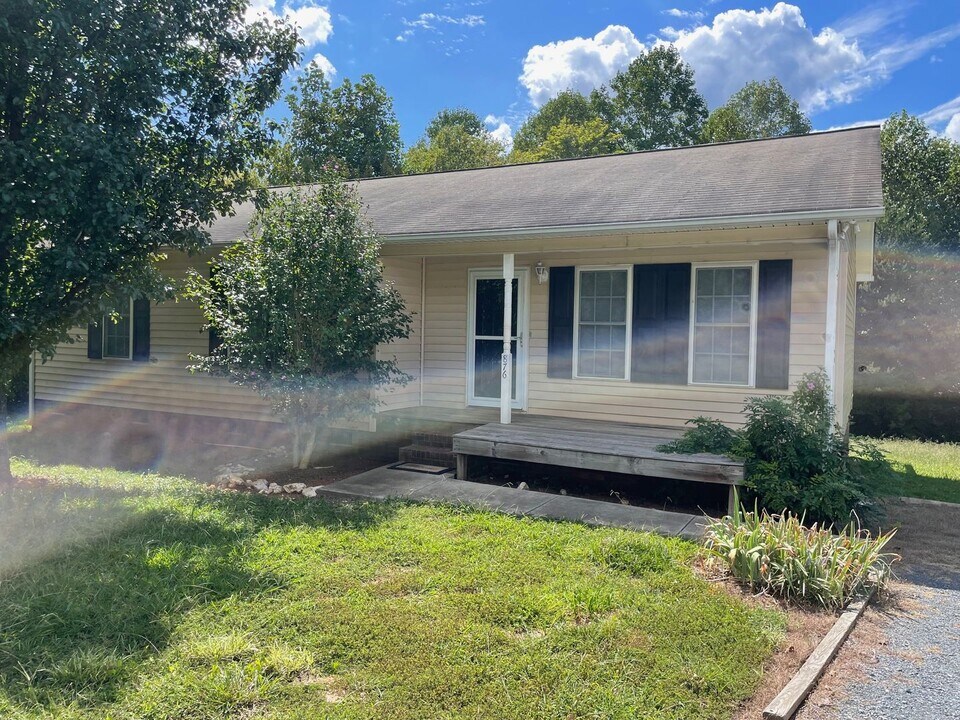 876 Sourwood Dr in Asheboro, NC - Building Photo