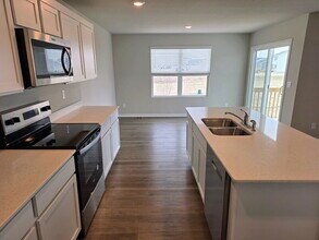 655 NW Williamsburg Ln in Waukee, IA - Building Photo - Building Photo