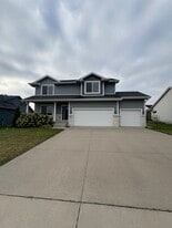 16314 Springbrook Trl in Urbandale, IA - Building Photo