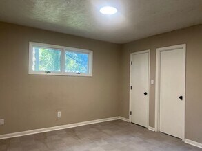 210 Colonial Dr in Fayetteville, NC - Building Photo - Building Photo