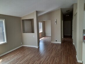3200 Oak Terrace Dr in Lebanon, OR - Building Photo - Building Photo
