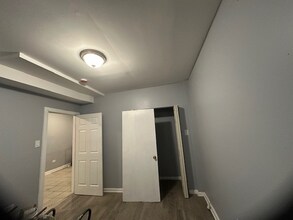 1945 S Kedzie Ave, Unit FL-1 in Chicago, IL - Building Photo - Building Photo