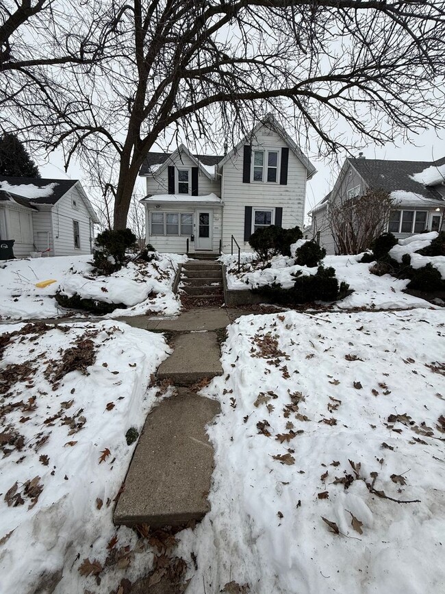 property at 532 S 16th St