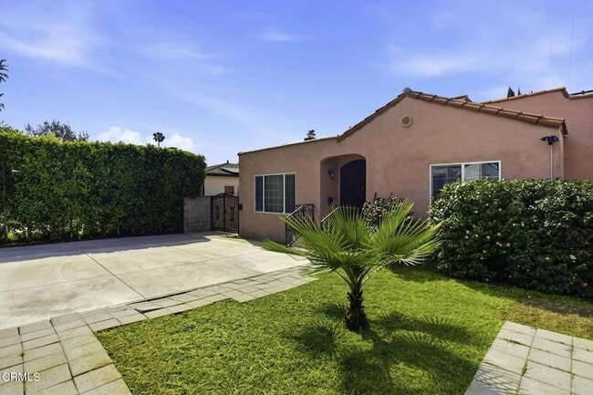 1606 Glenwood Rd in Glendale, CA - Building Photo - Building Photo