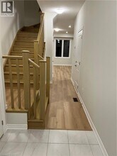 5 Genoa Dr in Hamilton, ON - Building Photo - Building Photo