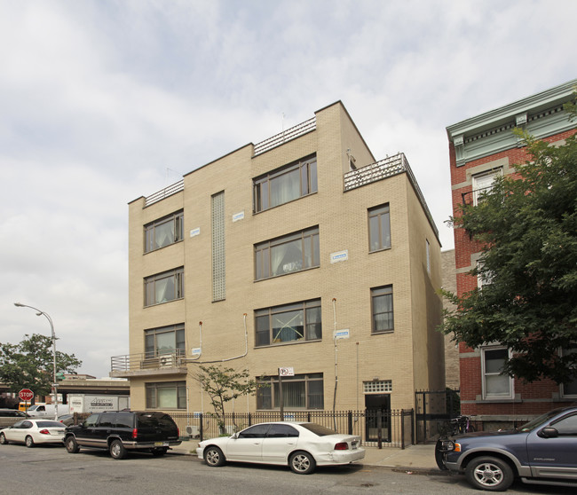 472 Union Ave in Brooklyn, NY - Building Photo - Building Photo