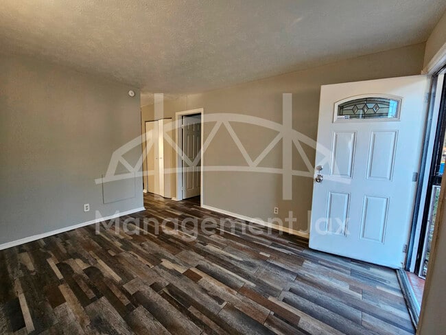 7216 Ken Knight Dr W in Jacksonville, FL - Building Photo - Building Photo