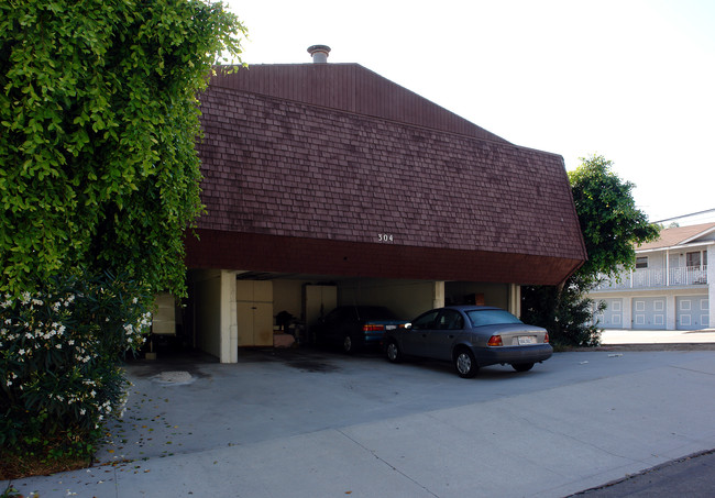 304 Loma Vista St in El Segundo, CA - Building Photo - Building Photo