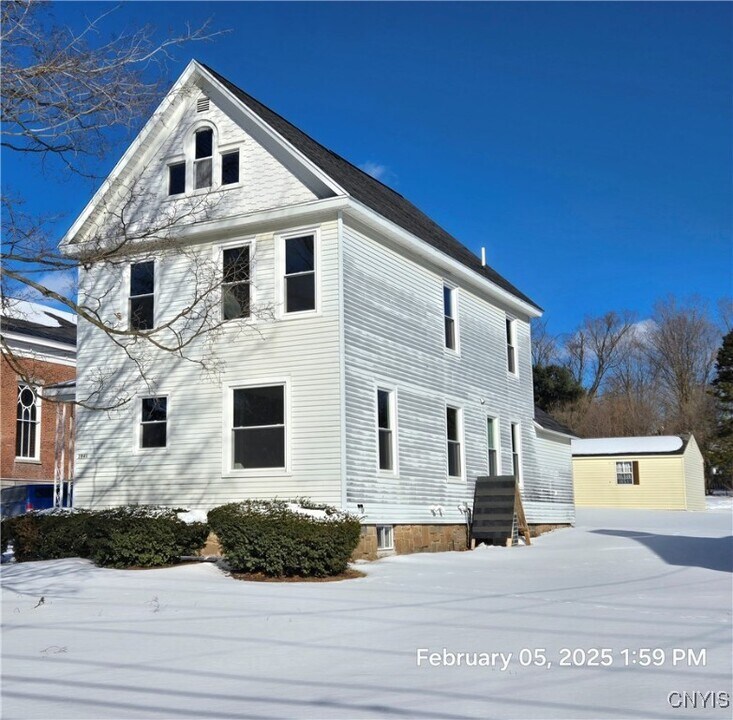 2944 Mohawk St in Sauquoit, NY - Building Photo