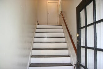 491 Robinson St, Unit B-1 in West Lafayette, IN - Foto de edificio - Building Photo