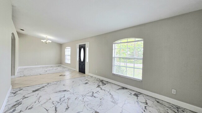 923 SE 23rd Terrace in Cape Coral, FL - Building Photo - Building Photo