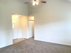 3697 S Naples Ct in Clarksville, TN - Building Photo - Building Photo