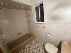 411 McGuigan Pl in Harrison, NJ - Building Photo - Building Photo