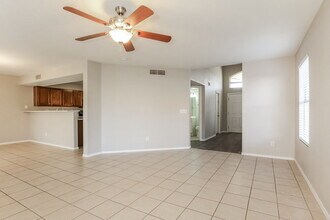 11322 W Loren Ln, Unit 4 in Peoria, AZ - Building Photo - Building Photo